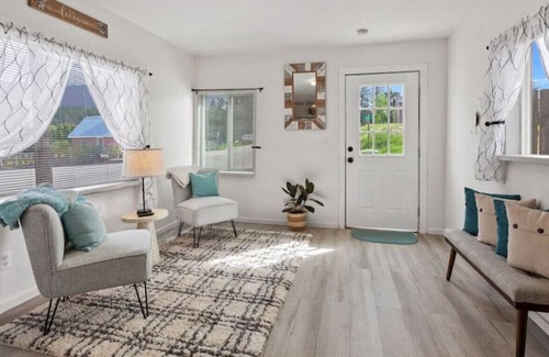 Bayview House | 5th & Main St- Bayview, IDAHO