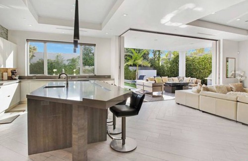 Carthay Circle Villa | 5th Street Villa - Pool/Spa
