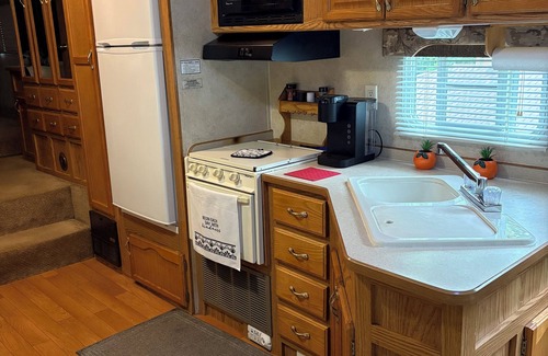 Mc Carr House | 5th Wheel RV On Permanent Site ,Near Hatfield McCoy Sites