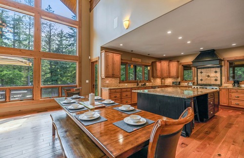 Ronald House | 6,200sqft Dream Mountain Home + Fall Savings 3+ Nights