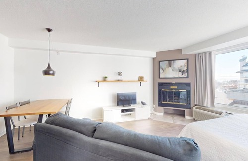 Beaupre Condo | 6-408 : Superior Studio - sleeps 4.