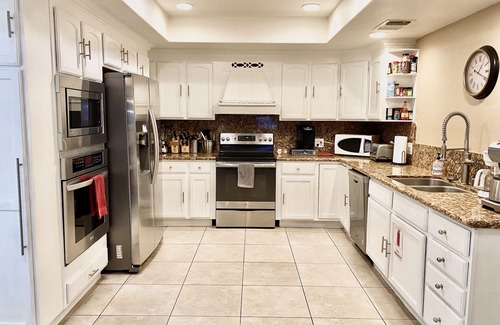 Enterprise Villa | ⭐️⭐️⭐️⭐️⭐️ 6.5 BDRM Close to STRIP! Private Gated Family Fun Villa PROMO PRICING