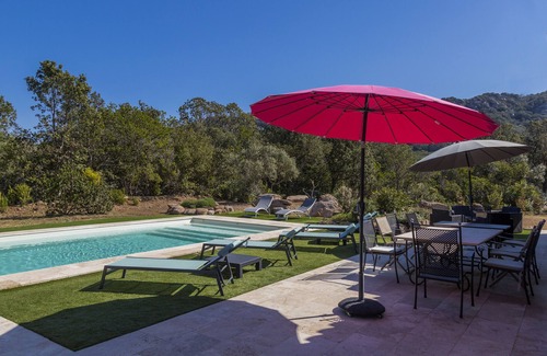 Sotta House | 6-8 person villa with heated pool in a quiet location