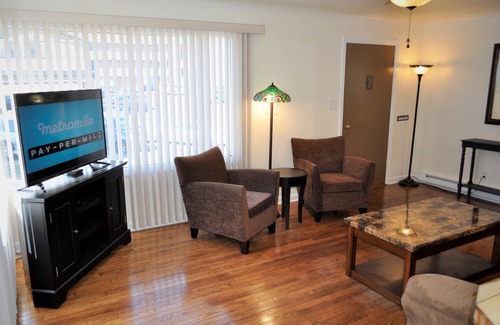 Port Angeles House | 6 Adults, Dogs OK see below . Breakfast , Olympic Nat. Park, Victoria ferry