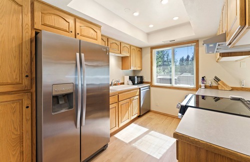 Sunriver House | 6 Approach - Great Getaway, SHARC + Passes, Hot Tub, Ping Pong