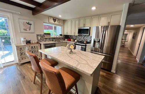 Chico House | 6 bd, 3 bath, Sleep 14+, AC, Very Clean, Luxury, spacious, WiFi, NO Pets