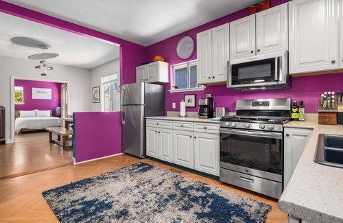 Westside Santa Cruz House | 6+BD Downtown House Walk to Beach Boardwalk!