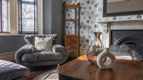Derby House | 6 BDR House By Eason Stays Short Lets & Serviced Accommodation Derby With Free Parking