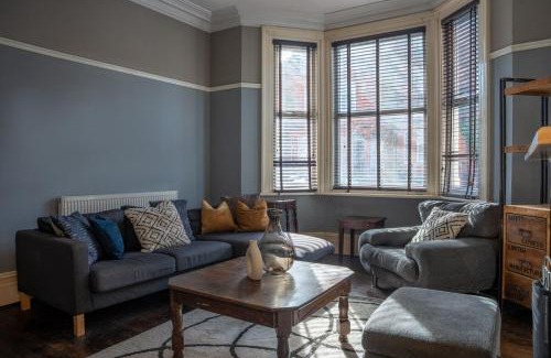 Derby House | 6 BDR House By Eason Stays Short Lets & Serviced Accommodation Derby With Free Parking