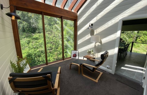 Bowral House | 6 Bed, 4 Bath, 3 Level Renovated Barn, 1400m to Bowral Centre, 320m2, Peaceful