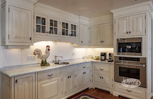 Port Carling Cottage | 6 bed 6 bath cottage on Lake Joseph with SW Exposure! Boathouse with upper deck!