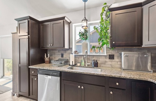 Bozeman House | 6 Bed House + Gym w/Mnt Views Close to Airport