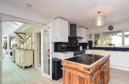 Bideford House | 6 Bed in Buckland Brewer SWOLD