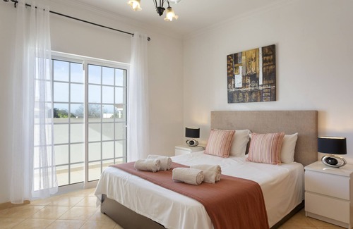 Cerro de Aguia House | 6 bed room Albufeira With all that you *HEATED POOL*when required
