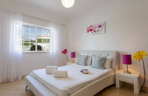 Cerro de Aguia House | 6 bed room Albufeira With all that you *HEATED POOL*when required