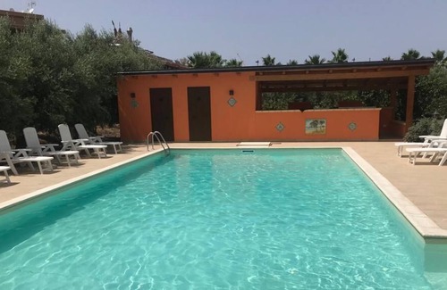 Contrada Pistavecchia 2 Apartment | 6 bedrooms, 3 Baths, Pool, near the SEA, Terrace, Wi-Fi, Air Conditioning
