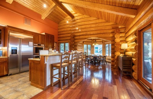 Volcano Villa | 6 Bedroom, 4.5 Bath, Hot Tub, 104 Acres, Pet Friendly, Panoramic Views, Weddings!