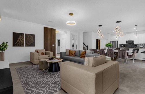 Kissimmee House | 6 Bedroom/6 Bathroom Storey Lake (2972 PL)