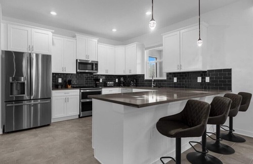 Kissimmee House | 6 Bedroom/6 Bathroom Storey Lake (2972 PL)