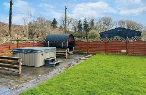Tirabad Cottage | 6 bedroom accommodation in Llandrindod Wells