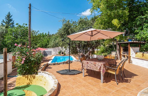 Algarinejo House | 6 bedroom accommodation in Fuentes de Cesna