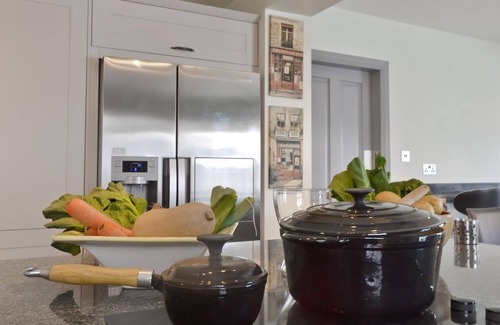 Endon Cottage | 6 bedroom accommodation in Brown Edge, near Leek