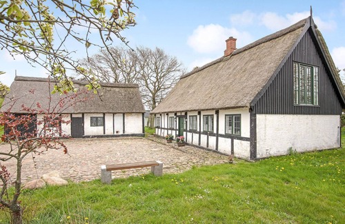 Arnager House | 6 bedroom cozy home in Rønne
