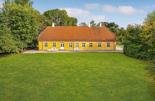 Ringe House | 6 bedroom gorgeous home in Kværndrup