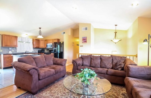 Eastward Look House | 6 Bedroom Home with Central Air in Eastward Look - Walk to Scarborough Beach!
