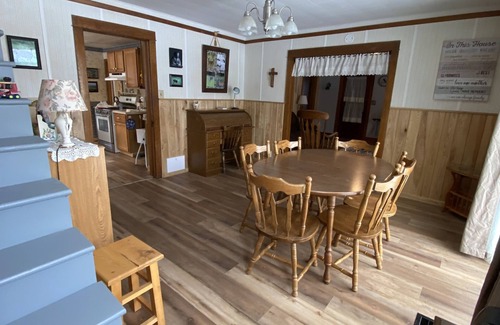 Pellston House | 6 Bedroom House close to Petoskey, Harbor Springs & Mackinaw 350 private acres