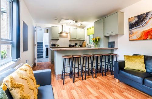 Sheffield Apartment | 6 Bedroom House, ideal for contractors, short and long term stays, Free Parking
