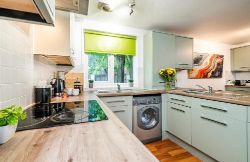 Sheffield Apartment | 6 Bedroom House, ideal for contractors, short and long term stays, Free Parking