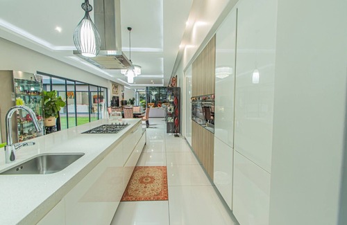 Umhlanga Villa | 6 Bedroom House in Umhlanga