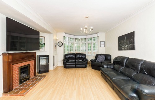 Birmingham House | 6 bedroom house near Edgbaston Stadium