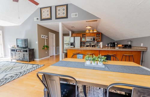 Lake Lure House | 6 Bedroom House + Private Suite, 2 Minutes From Lake With All Amenities