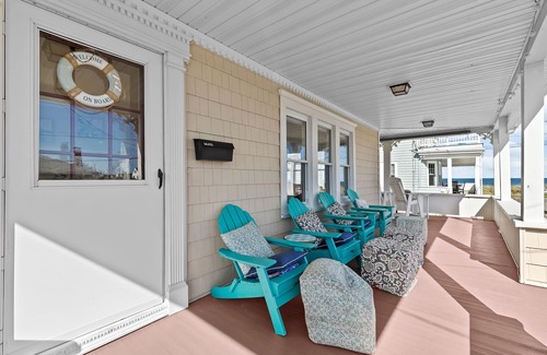 Waveland House | 6 Bedroom house steps from the sandy beach
