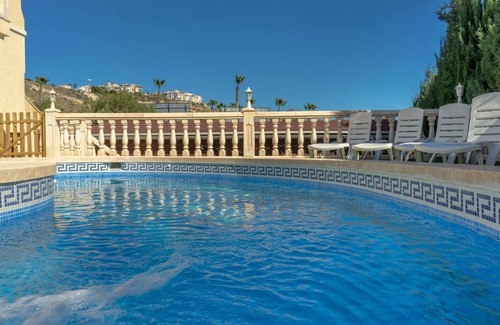 Hoya de los Patos Villa | 6 Bedroom Luxury Villa ,6 seater Jacuzzi & heated pool . 18 guests max