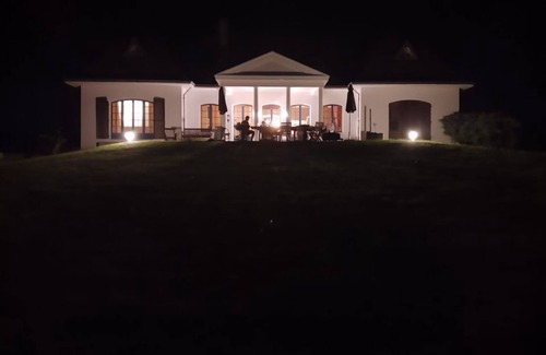 Jars House | 6 Bedroom Private vacation home in Jars