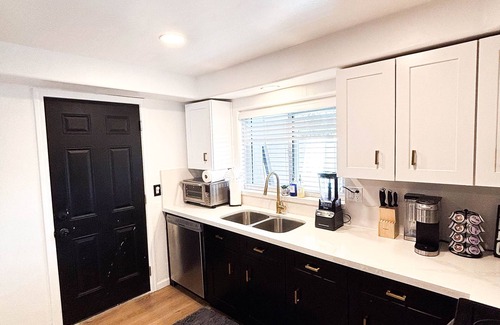Lehi House | 6 Bedroom Resort Central location Close to Tempe Scottsdale Golf Sprint Training