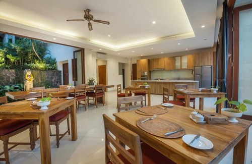 Melayang Villa | 6 Bedroom River Paddies View Suitable for Family.