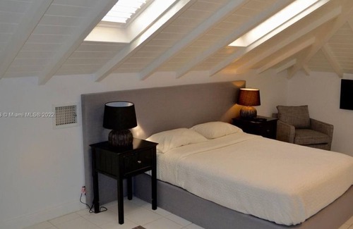 Key Biscayne Apartment | 6 Bedroom Single family 332603 by Houzlet