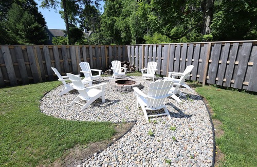 South Haven House | 6-bedroom vacation home just a 5-minute walk to Lake Michigan