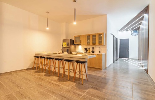 Las Lomas I Apartment | 6 bedroom with Jacuzzi 1 block from LLeras P10