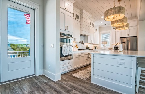 Bald Head Island House | 6 bedrooms, 2 fridges, 2 dishwashers, lots of custom amenities & both clubs!