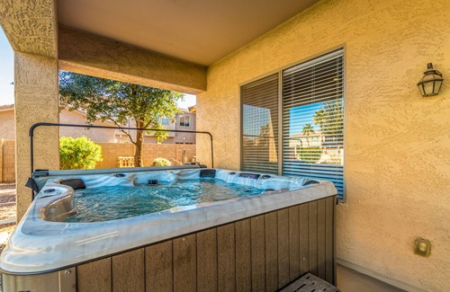 Queen Creek House | ❤️ 6 BEDROOMS, 5000sf, ARCADE, NEW JETTED SPA - SLEEPS 25 ❤️