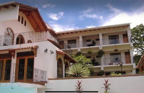 El Ocotal Villa | 6 Bedrooms Ocean Villa Just 400 meters from the Ocotal Beach