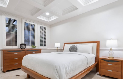 Rowland Heights Resort | 6 Bedrooms Resort Style Villa With Hot Tub