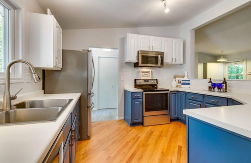 Harbert Cottage | 6 Beds, 3 Baths Recently renovated sleeps 14 (10 Adults, 4 Children) .