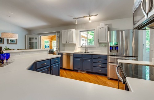 Harbert Cottage | 6 Beds, 3 Baths Recently renovated sleeps 14 (10 Adults, 4 Children) .