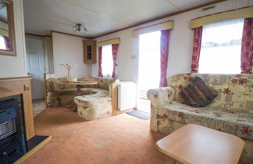 Corton House | 6 berth caravan with a full sea view at Azure Seas in Suffolk ref 32031AZ